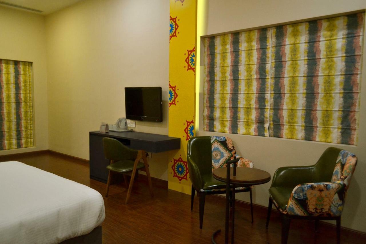 Hotel Asansol International Екстер'єр фото