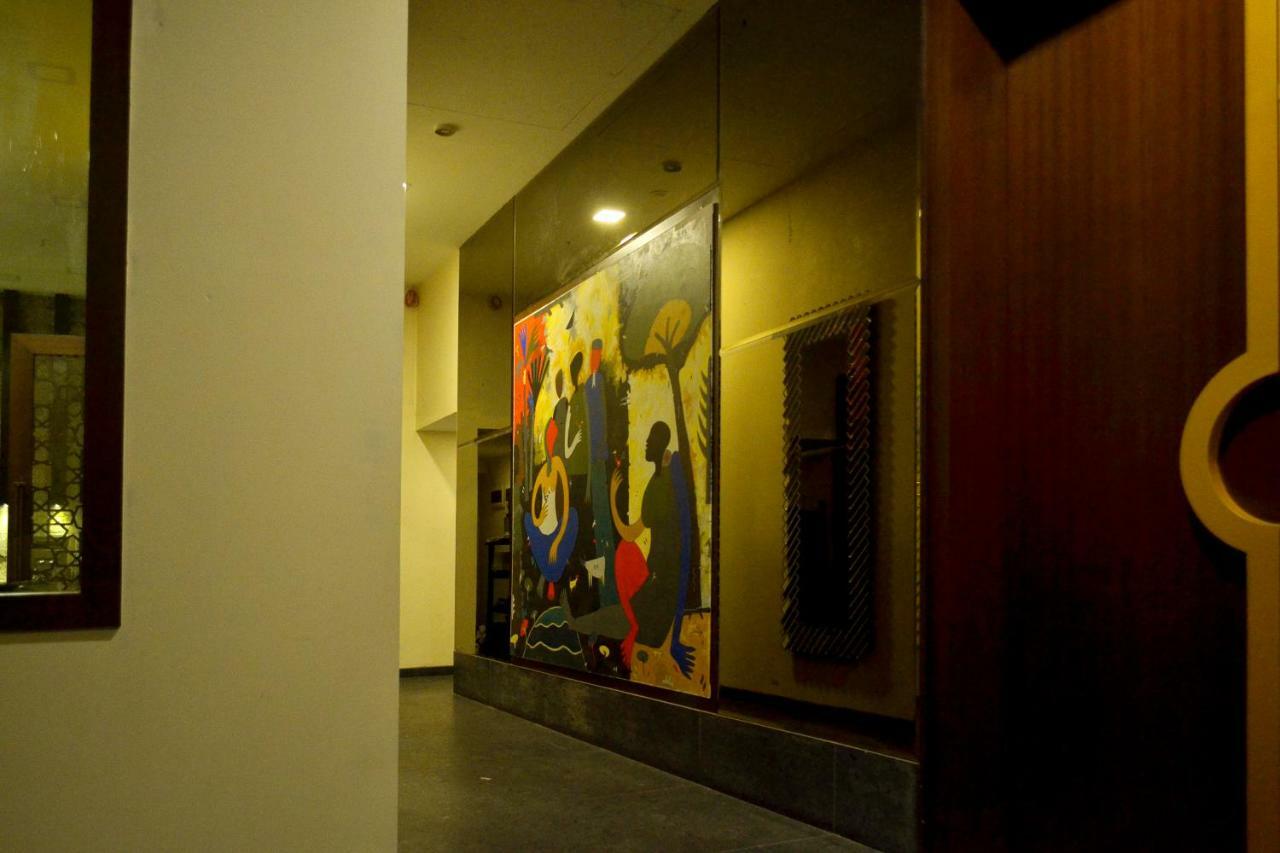 Hotel Asansol International Екстер'єр фото